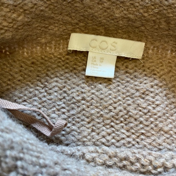 COS light tan wool sweater 🍁 - Picture 3 of 4